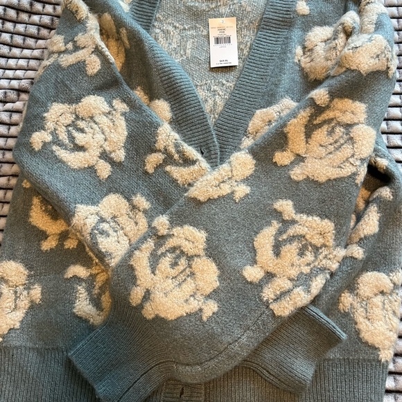 Mystree Blue and Cream Floral Cardigan - Picture 3 of 4